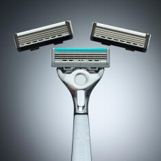 Wilkinson Sword Quattro Sensitive Erkek Tıraş Bıçağı 1 Sap + 5 Yedek Kartuş - 3